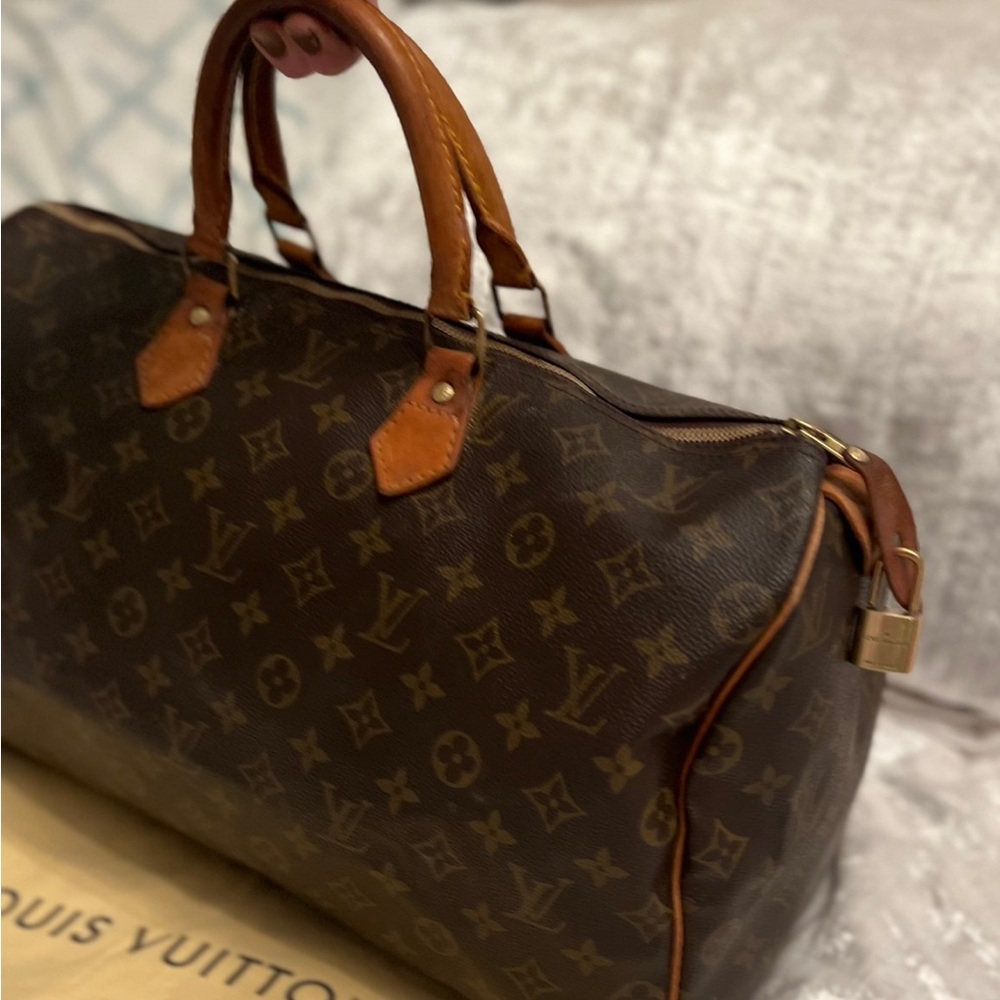 Louis Vuitton Speedy 40